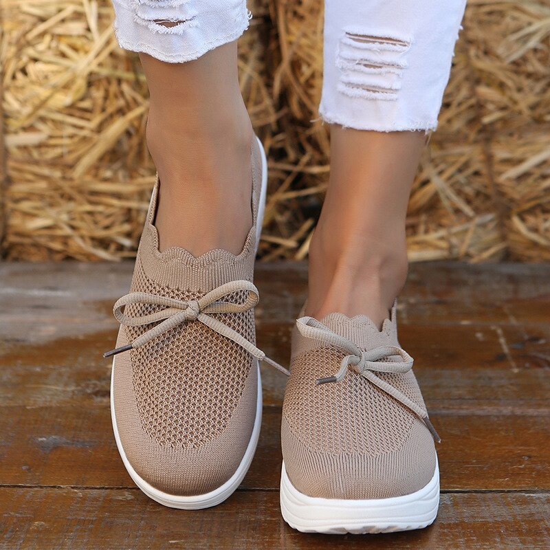 Walking Shoes Woman Spring Mesh Breathable Hollow Knit Wave Running