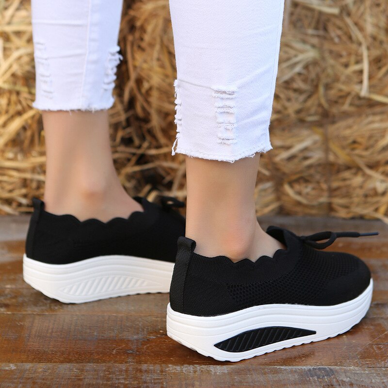 Walking Shoes Woman Spring Mesh Breathable Hollow Knit Wave Running